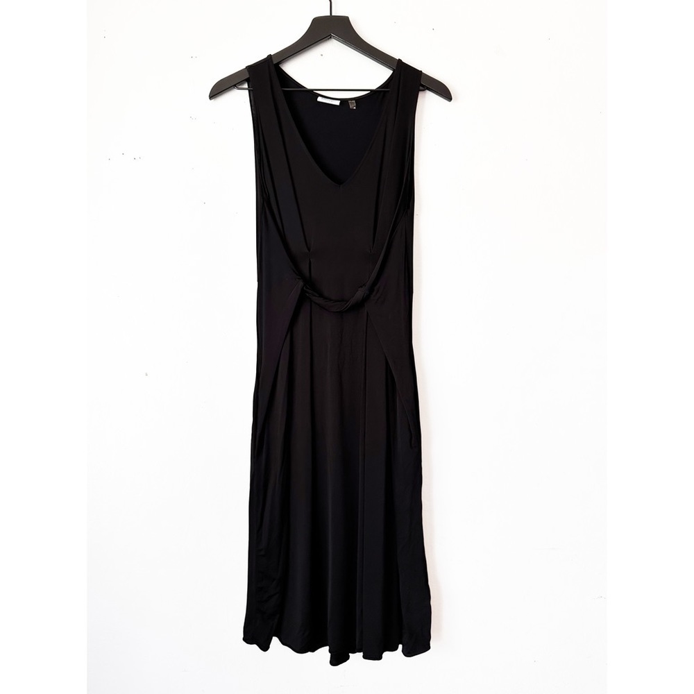 Elegant Black Sleeveless Dress